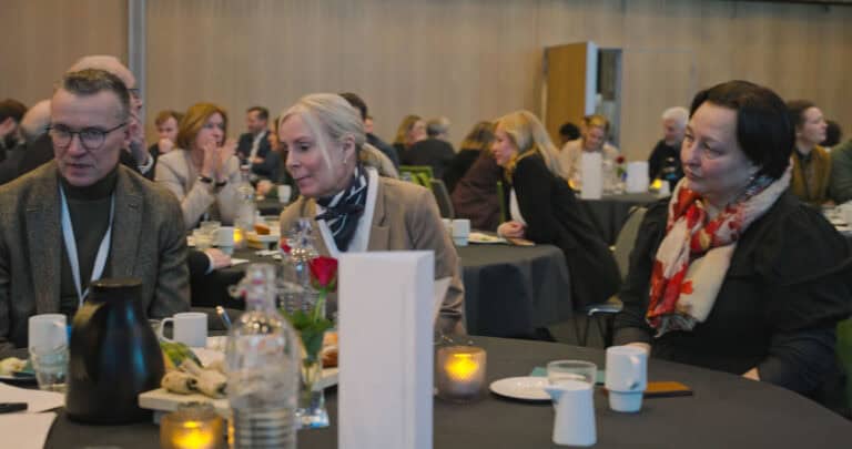 Deltakere i Hjerterom for byrom konferanse, fokus på byutvikling og fellesskap.