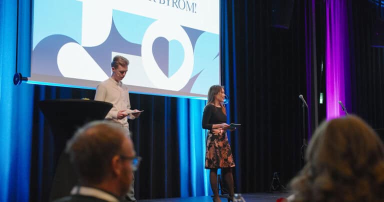 Hjerterom for byrom – presentasjon på scenen.